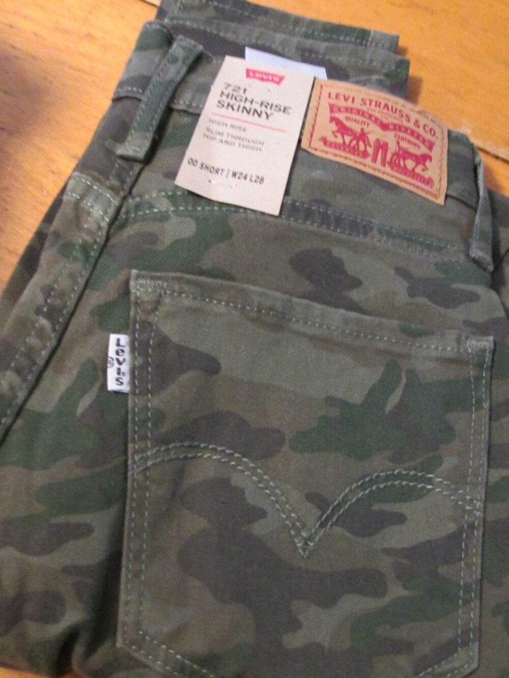 NWT Levi's 521 high rise skinny camo denim jean 24 x28